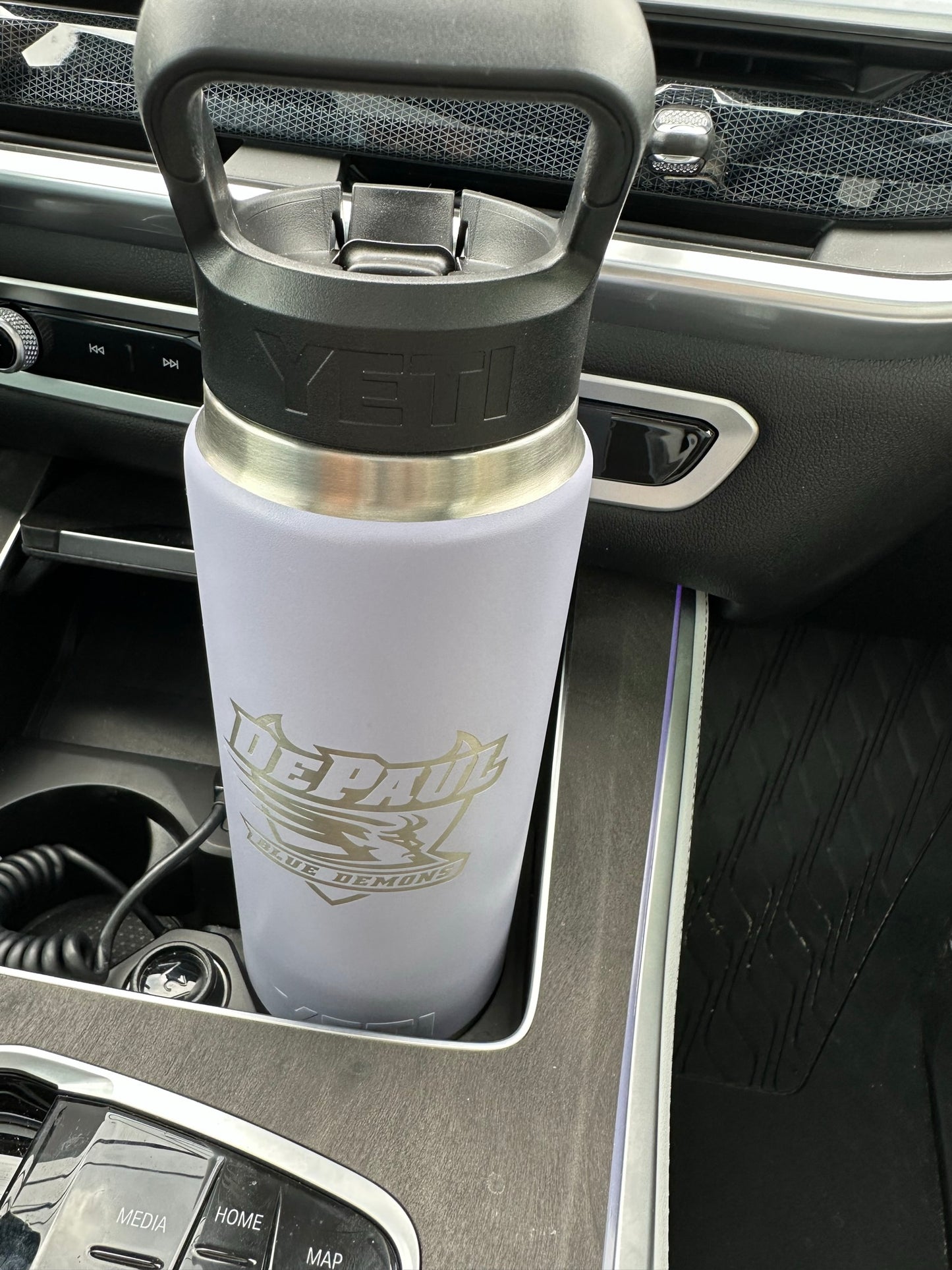 Yeti Water Bottle 26oz with Chug Cap